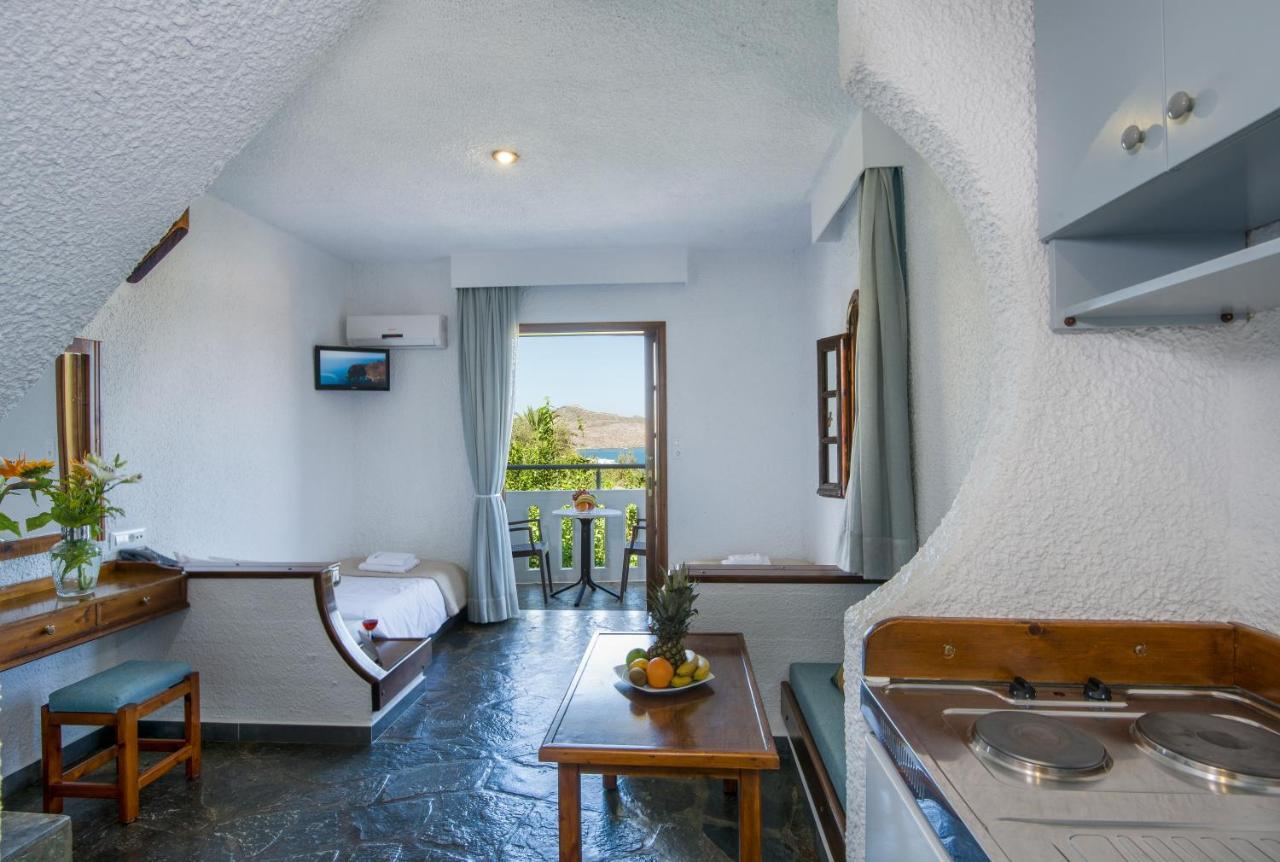 Folia Apartments Chania Agia Marina エクステリア 写真