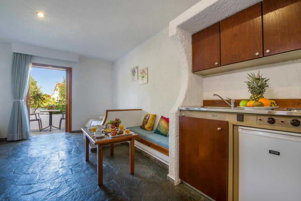 Folia Apartments Chania Agia Marina エクステリア 写真